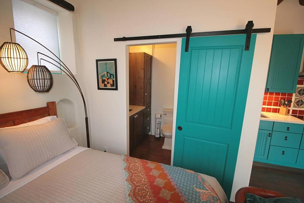 Closson - Stylish - Near Plaza - Queen Bed * Santa Fé